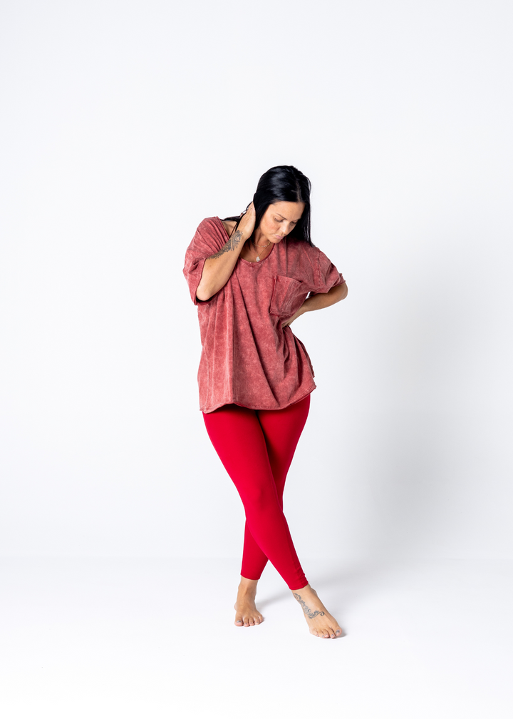 Acid Wash Boyfriend Tee | Burgundy